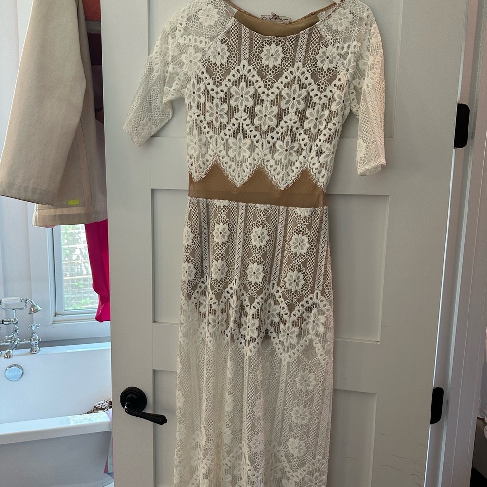 Elegant White Lace Dress
